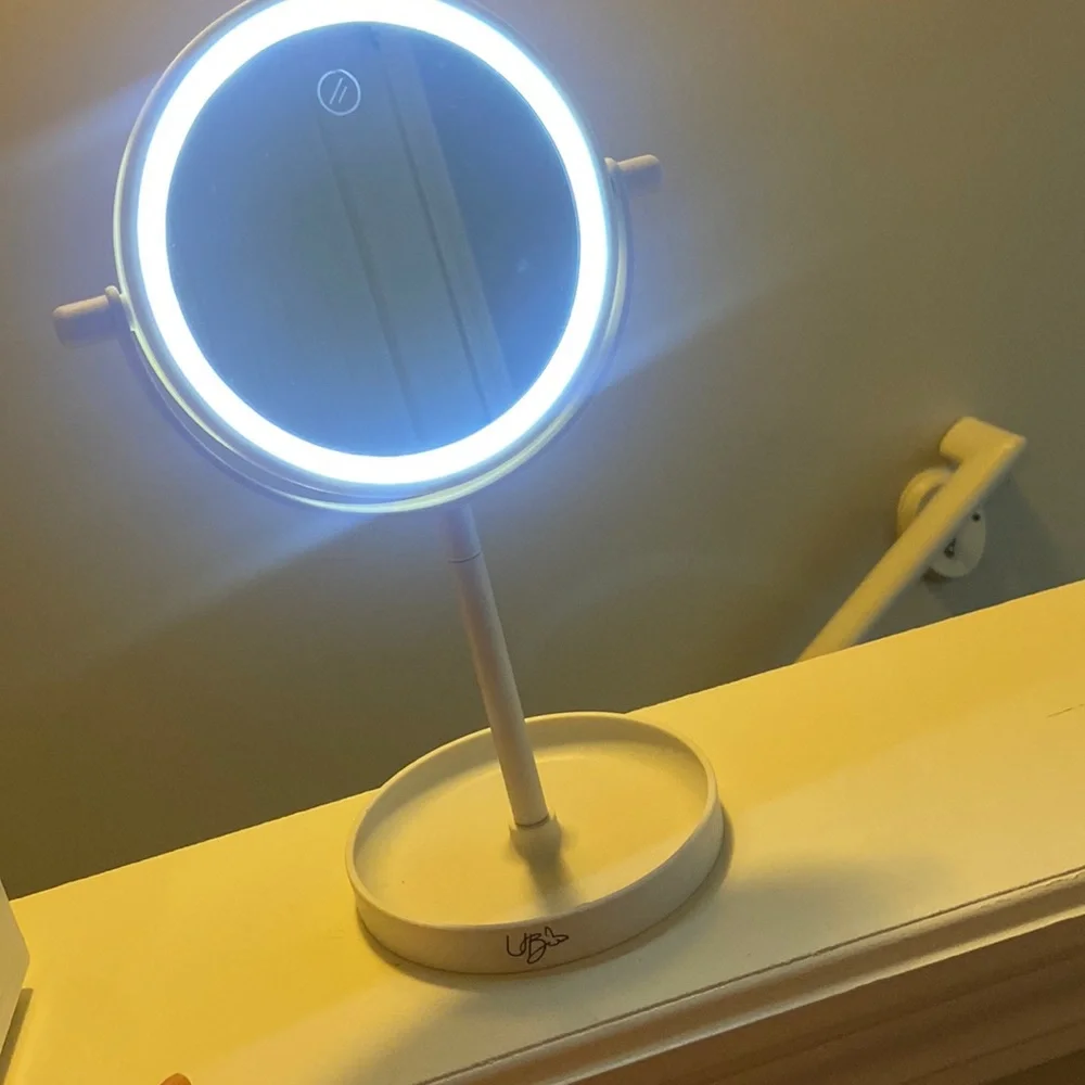 Personal Vanity mirror with Light